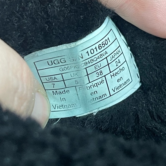 Ugg black mini Bailey bow shearling boots Womens size 7 - Picture 9 of 10